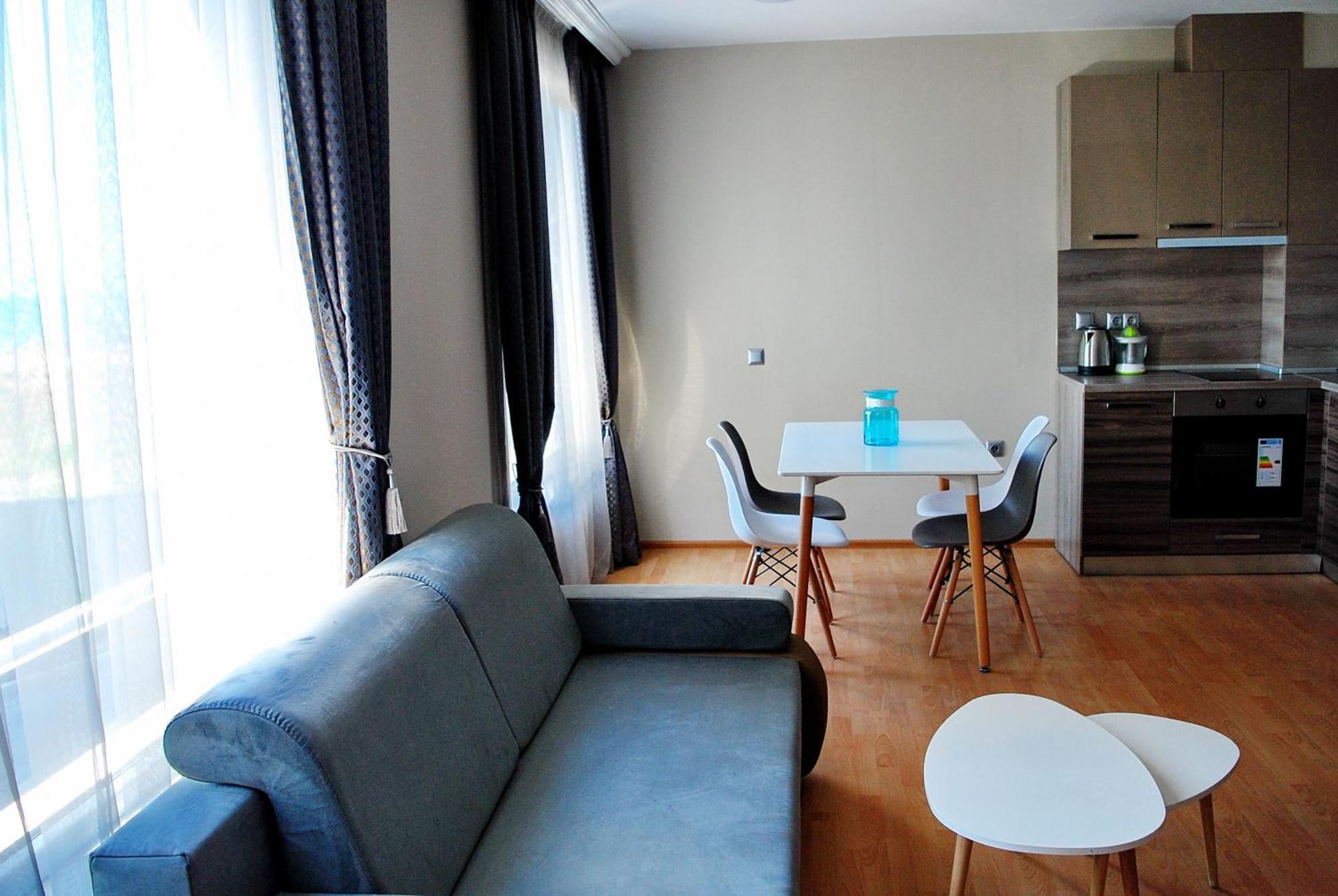дюн палас Apartment Pomorie